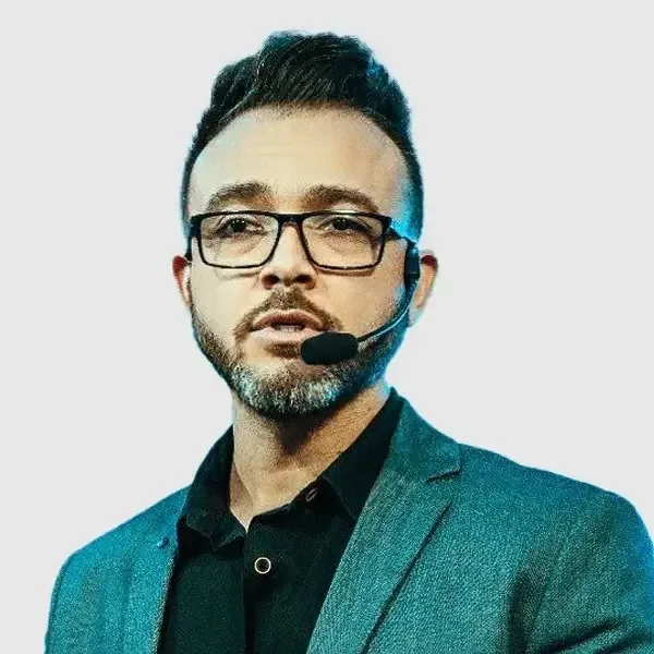 Esp. Léo Souza